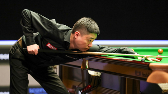 一位是近年 一位是近年